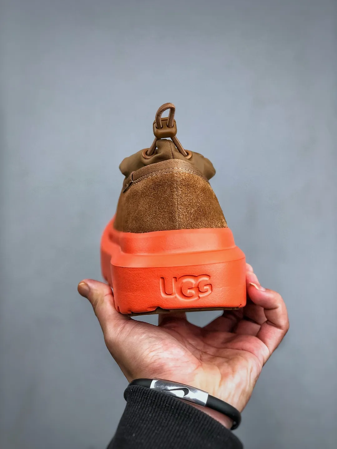 Local self-pickup 💰560 supports store delivery. Same style as Wang Yibo, the latest official revision and new style! The platform is exclusively for foreign trade UGG Tasman GTX winter neutral small potato snow shoes 1172790 Produced by the ten-year-old brand shoemaking factory production line. Pay attention to every detail. Longfeng A-grade genuine sheep fur is integrated. Created in full compliance with the ZP process. Size: 37-45